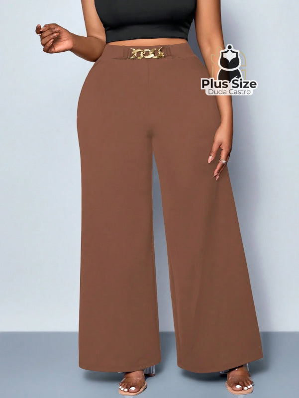 Calça de Perna Larga com Alta Elasticidade e Detalhes em Cinto Embutido Plus Size Várias Cores Calça de Perna Larga com