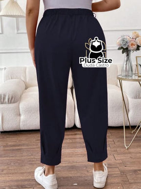 Calça Lisa Com Bolso Plus Size Calça