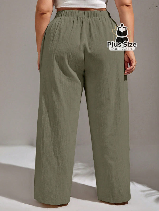 Calça Lisa de Botão Perna Reta Plus Size Calça Lisa de Botão Perna Reta Plus Size