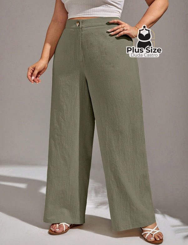 Calça Lisa de Botão Perna Reta Plus Size Calça Lisa de Botão Perna Reta Plus Size