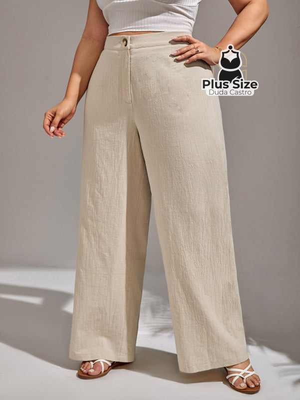 Calça Lisa de Botão Perna Reta Plus Size Calça Lisa de Botão Perna Reta Plus Size