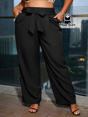 Calça Lisa Preta Com Bolso Inclinado E Cinto Em Tecido Plus Size Calça