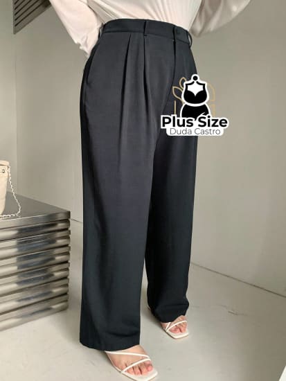 Calça Social Caimento Solto Perna Larga Com Plissados Várias Cores Plus Size