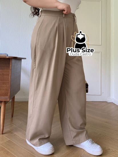 Calça Social Caimento Solto Perna Larga Com Plissados Várias Cores Plus Size G1 / Caramelo