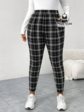 Calça Xadrez Social Plissado com Bolso Inclinado Plus Size Calça Xadrez Social Plissado com Bolso Inclinado Plus Size