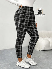Calça Xadrez Social Plissado com Bolso Inclinado Plus Size Calça Xadrez Social Plissado com Bolso Inclinado Plus Size