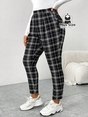 Calça Xadrez Social Plissado com Bolso Inclinado Plus Size Calça Xadrez Social Plissado com Bolso Inclinado Plus Size