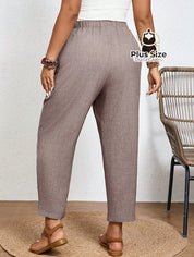Calças Cintura Elástica e Bolsos Diagonais Plus Size Várias Cores Calças Cintura Elástica e Bolsos Diagonais Plus Size