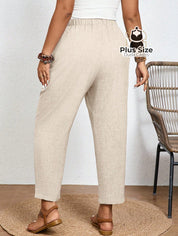 Calças Cintura Elástica e Bolsos Diagonais Plus Size Várias Cores Calças Cintura Elástica e Bolsos Diagonais Plus Size