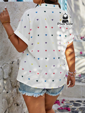 Blusa Com Botões E Estampa De Coração Plus Size