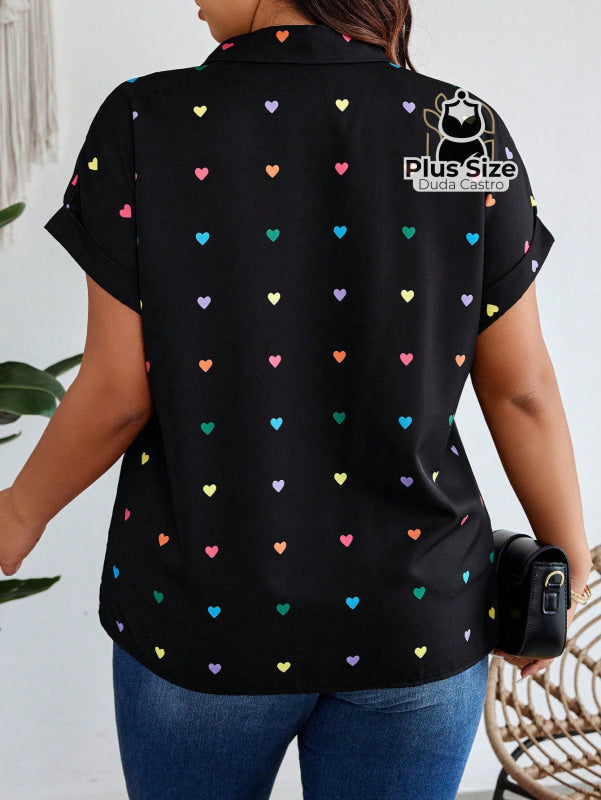 Blusa Com Botões E Estampa De Coração Plus Size