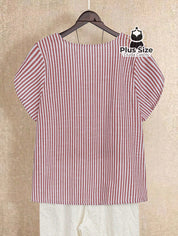 Camisa de Colarinho Assimétrico Listrada Plus Size Várias Cores Camisa de Colarinho Assimétrico Listrada Plus Size