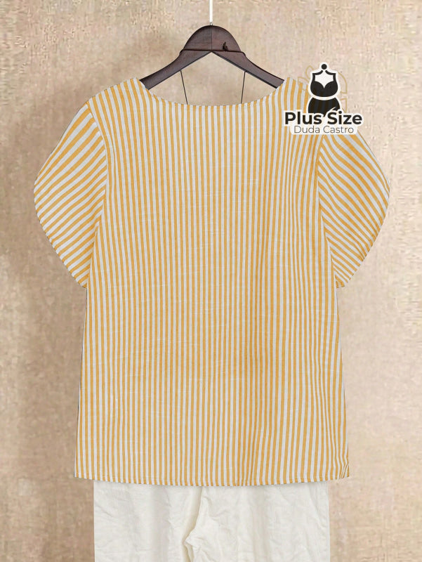 Camisa de Colarinho Assimétrico Listrada Plus Size Várias Cores Camisa de Colarinho Assimétrico Listrada Plus Size