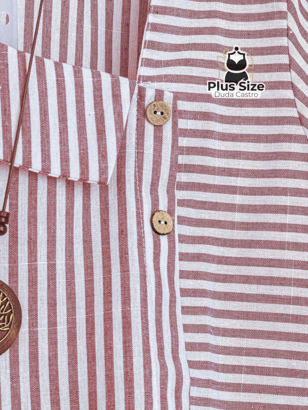 Camisa de Colarinho Assimétrico Listrada Plus Size Várias Cores Camisa de Colarinho Assimétrico Listrada Plus Size