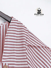 Camisa de Colarinho Assimétrico Listrada Plus Size Várias Cores Camisa de Colarinho Assimétrico Listrada Plus Size