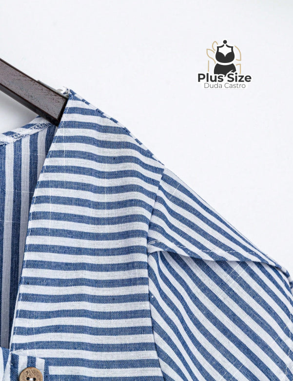 Camisa De Colarinho Assimétrico Listrada Plus Size Várias Cores