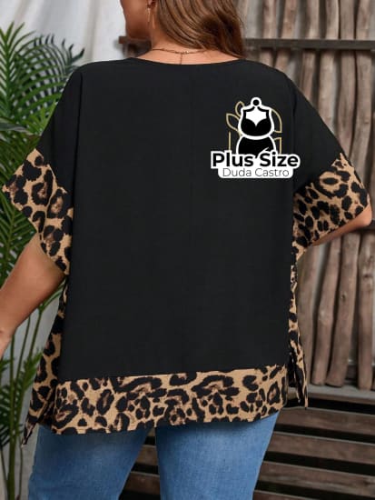 Camisa Decote V E Detalhe Animal Print Plus Size Extra