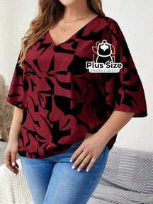 Camisa Meia Manga Com Decote V Estampa Abstrata Plus Size G1 / Vinho E Preta Blusa