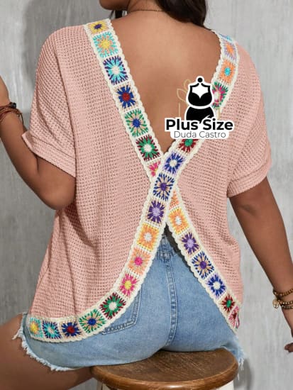 Camisa Plus Size Com Detalhe Em Crochê Cruzado Nas Costas Várias Cores