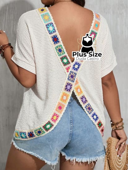 Camisa Plus Size Com Detalhe Em Crochê Cruzado Nas Costas Várias Cores