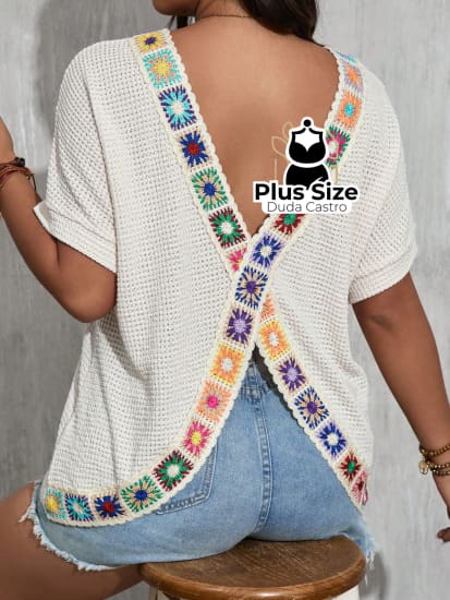 Camisa Plus Size Com Detalhe Em Crochê Cruzado Nas Costas Várias Cores