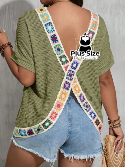 Camisa Plus Size Com Detalhe Em Crochê Cruzado Nas Costas Várias Cores