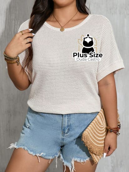 Camisa Plus Size Com Detalhe Em Crochê Cruzado Nas Costas Várias Cores