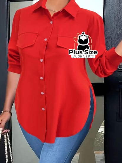 Camisa Plus Size Lisa Com Detalhe De Aba Frontal E Botões Blusa