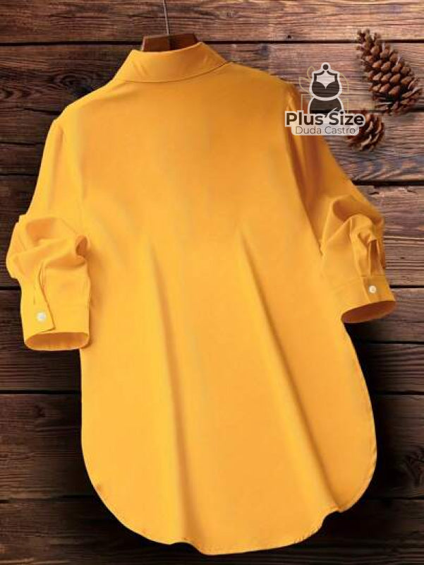 Camisa Plus Size Lisa Com Detalhe De Aba Frontal E Botões Blusa