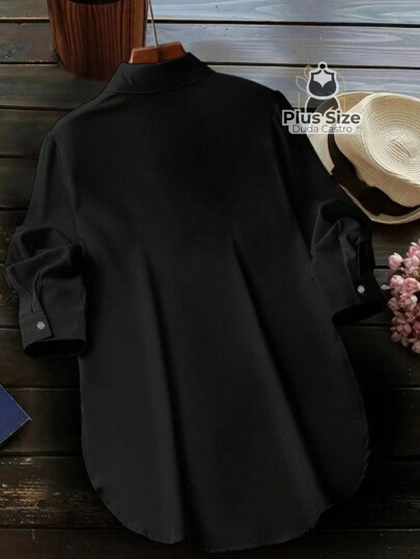 Camisa Plus Size Lisa Com Detalhe De Aba Frontal E Botões Blusa