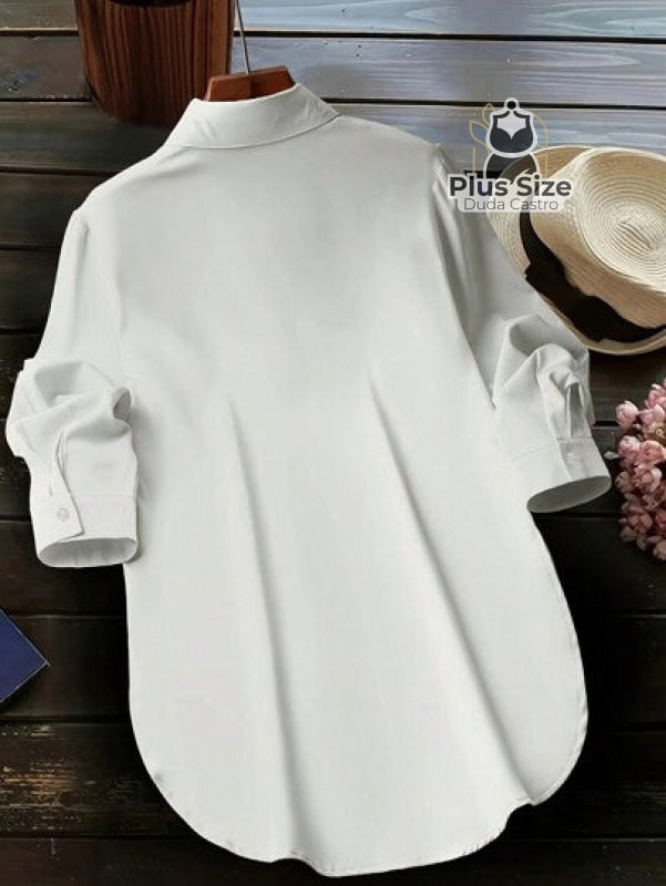 Camisa Plus Size Lisa Com Detalhe De Aba Frontal E Botões Blusa