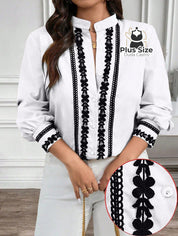 Camisa Romântica Manga Longa com Colarinho e Detalhes em Renda Frontal e no Punho Camisa Romântica Manga Longa com