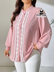 Camisa Romântica Manga Longa com Colarinho e Detalhes em Renda Frontal e no Punho Camisa Romântica Manga Longa com