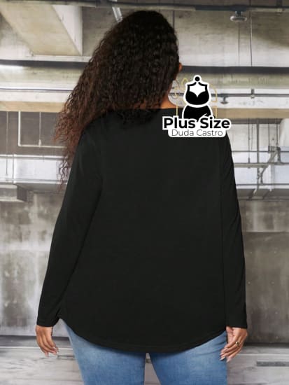 Camiseta Com Detalhe De Botão Decote Redondo Plus Size Extra Blusa