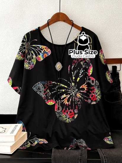 Camiseta Plus Size G Ao G5 Solta Com Borboletas / Preto Blusa