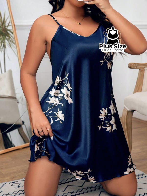 Camisola Com Alças Reguláveis Em Cetim Floral Plus Size