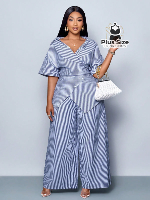 Conjunto de Camisa Listras com Detalhes em Botões e Bainha Assimétrica Calça de Perna Larga Plus Size Várias Cores G