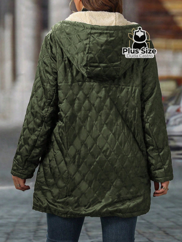Jaqueta Acolchoada com Zíper e Capuz com forro em Fleece Borg Plus Size Jaqueta Acolchoada com Zíper e Capuz com forro