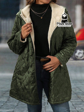 Jaqueta Acolchoada com Zíper e Capuz com forro em Fleece Borg Plus Size Jaqueta Acolchoada com Zíper e Capuz com forro