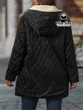 Jaqueta Acolchoada com Zíper e Capuz com forro em Fleece Borg Plus Size Jaqueta Acolchoada com Zíper e Capuz com forro