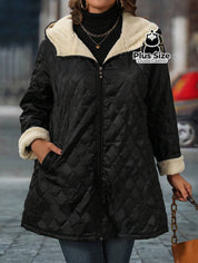 Jaqueta Acolchoada com Zíper e Capuz com forro em Fleece Borg Plus Size Jaqueta Acolchoada com Zíper e Capuz com forro