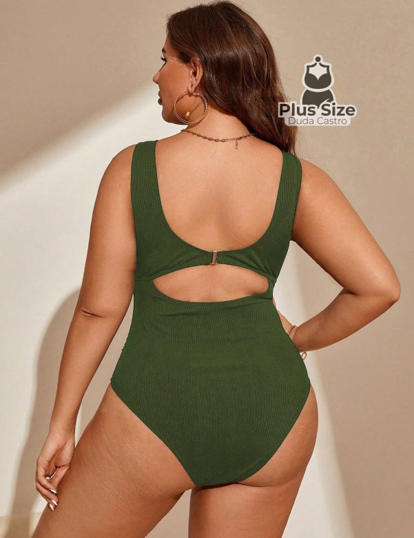 Maiô Liso Com Detalhe Transpassado Plus Size