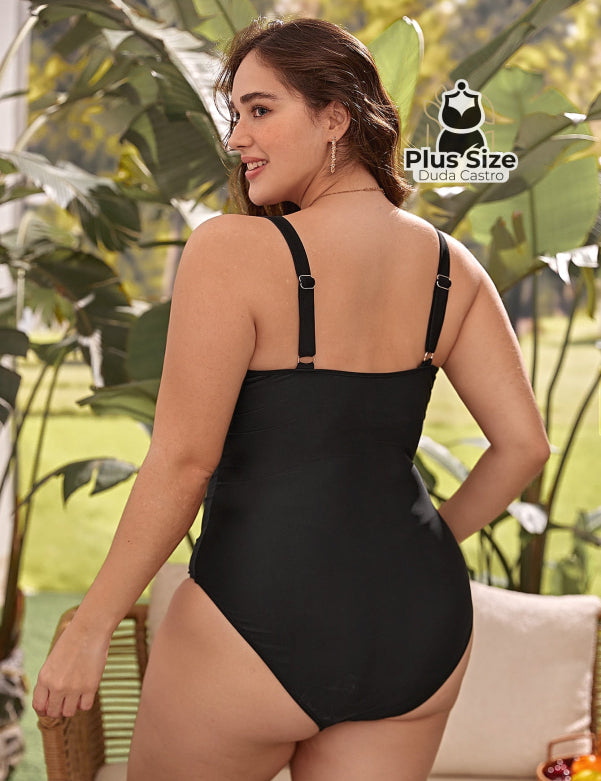 Maiô Liso Plus Size Com Detalhe De Pregas Acinturadas