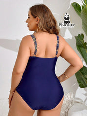 Maiô Plus Size Detalhes De Estampas Sutis