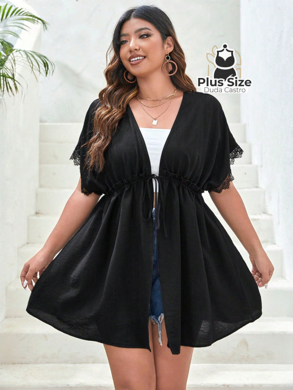 Quimono De Praia Com Manga Morcego Cordão Na Cintura Renda E Fenda Lateral Plus Size