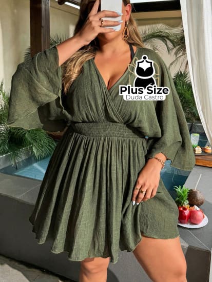 Saída De Praia Em Viscose E Poliamida Tipo Vestido Com Tranparência Plus Size G / Verde Militar