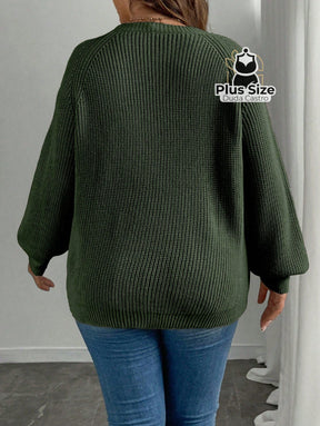 Suéter de Tricô com Borboletas — uma peça perfeita para aquecer com charme nos dias frios. Plus Size Várias Cores