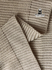 Suéter de Tricô com Borboletas — uma peça perfeita para aquecer com charme nos dias frios. Plus Size Várias Cores