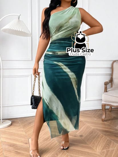 Vestido Acinturado Decote Assimétrico E Ombros Abertos Plus Size