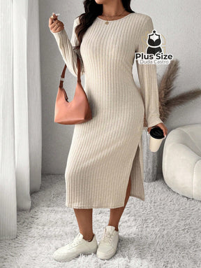 Vestido Ajustado com Fenda Lateral e Toque Macio Plus Size Várias Cores Vestido Ajustado com Fenda Lateral Plus Size